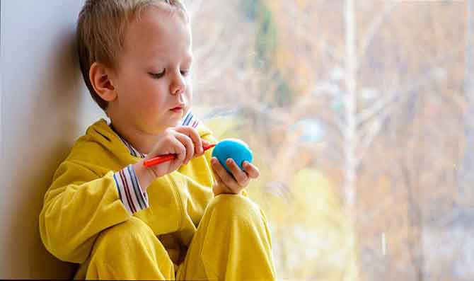 678046077 چرا کودک دارای اوتیسم متفاوت بازی می کند